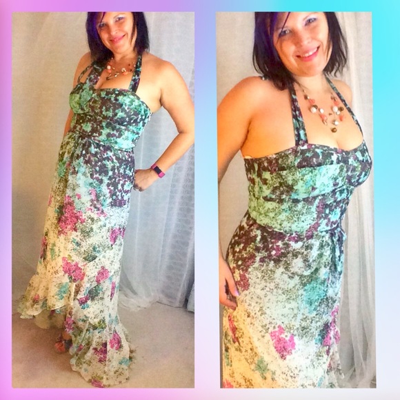Guess Dresses & Skirts - 💖Host Pick💖Guess Flirty Girly floral Maxi Dress
